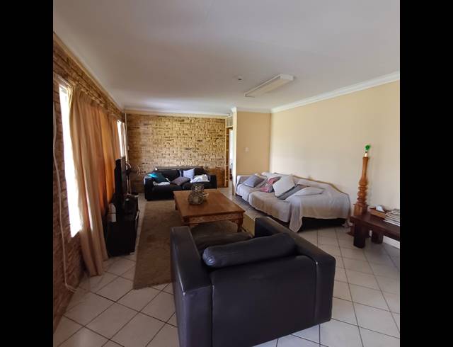4.60HA FARM FOR SALE IN HARTBEESFONTEIN AH